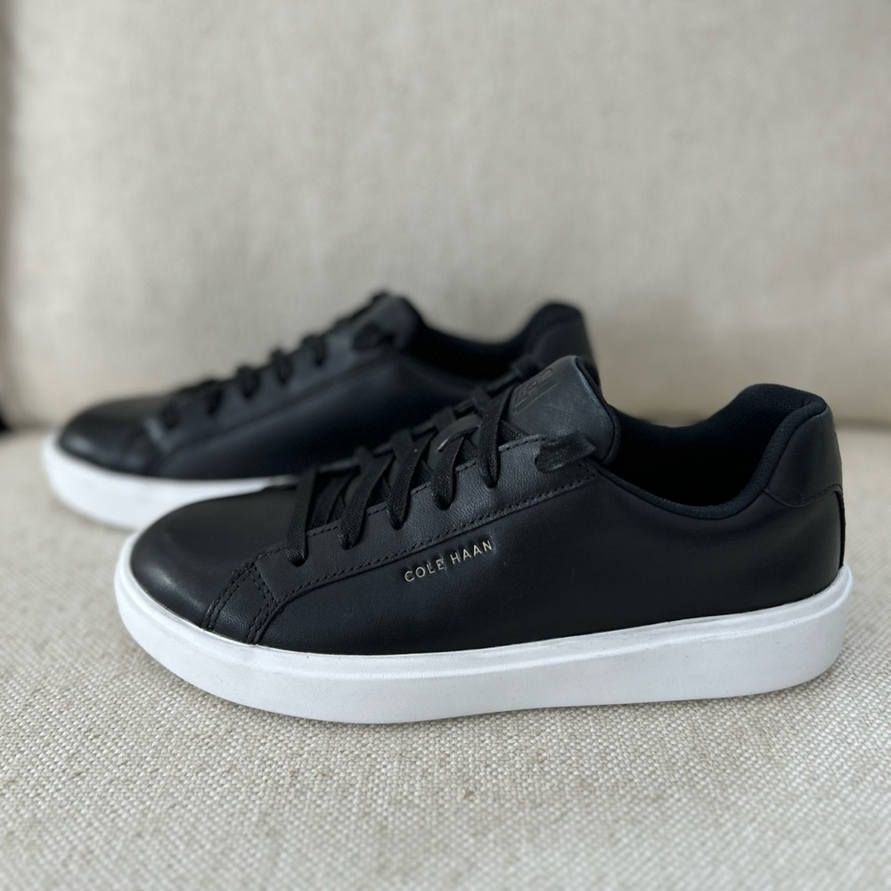 Cole Haan Woman's Size 7B GC Black Leather Sneakers Classic Lace Up NWOT - Picture 6 of 7